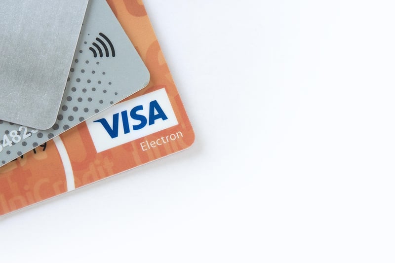 Cotisation fourniture carte debit mcd en 2026 : ce qui change vraiment pour votre budget